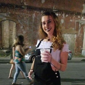 Meet your Posher, Crystal